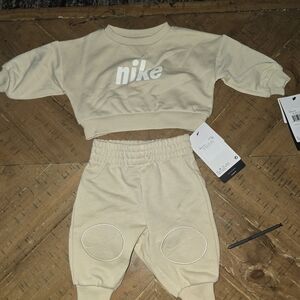 Nike Tan Jogger Sweatpants Relaxed Fit